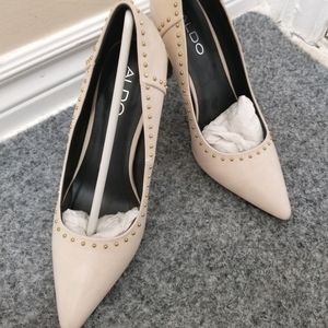 Aldo beige pointy heels